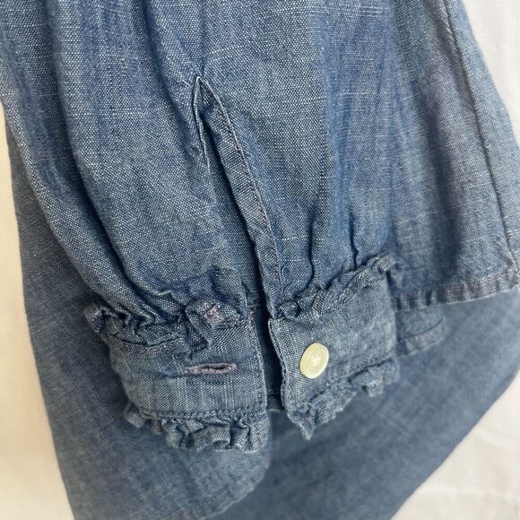 J Crew Ruffled Trim Chambray Blouse Blue Neutral Basic Size Medium Minimalist - Picture 10 of 10